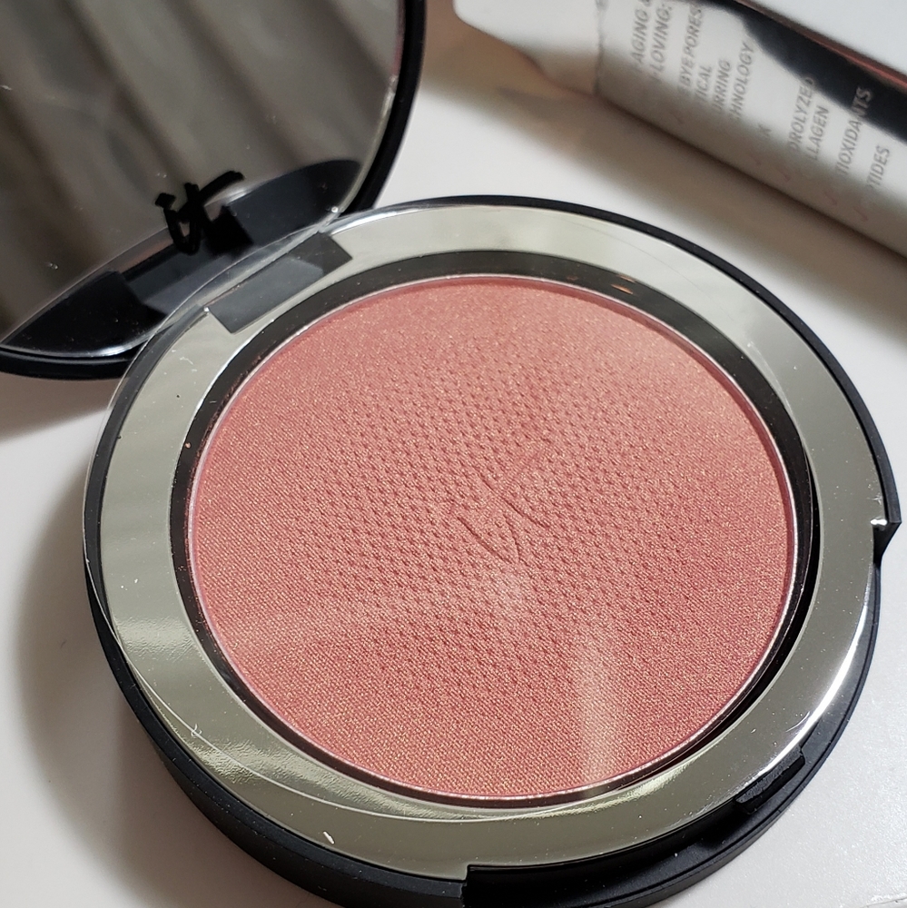 It Cosmetics Bye Bye Pores Blush